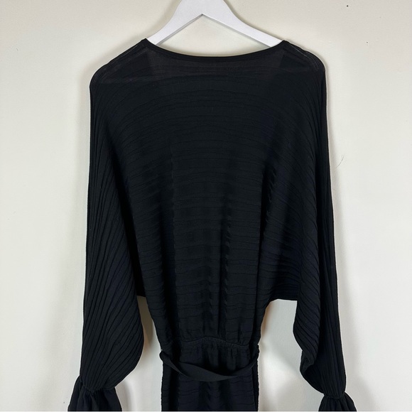 Alexis Porscha Dress in Black Small - Picture 7 of 9